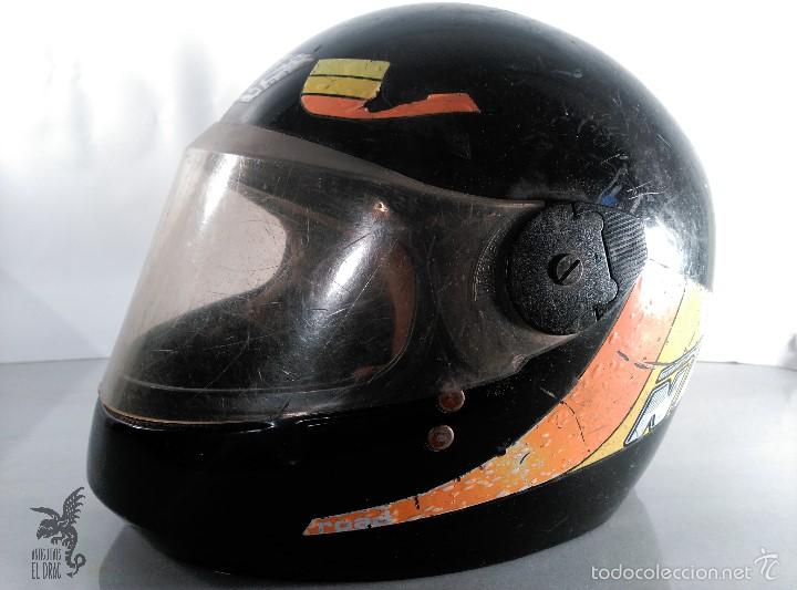 Autos und Motorr&auml;der: CASCO DE MOTO MARCA NZI A&Ntilde;OS 90 COLOR NEGRO TALLA M DECORACIONES URBANAS SHABBY CHIC