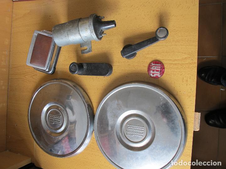 Coches y Motocicletas: LOTE DE PIEZAS DEL SEAT 600.