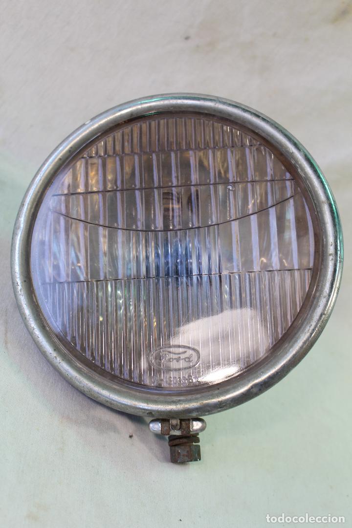Autos und Motorr&auml;der: faro coche ford a-13060-B