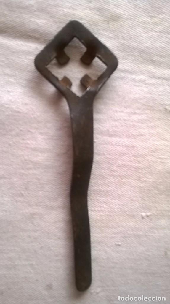 Coches y Motocicletas: ANTIG&Uuml;A LLAVE BICICLETA - BICI