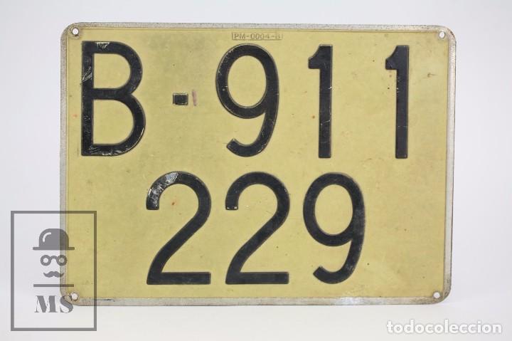 Automobili e Motociclette: Antigua Placa de Matr&iacute;cula de Moto / Motocicleta - Barcelona / B-911 229 - Medidas 28 x 20 cm