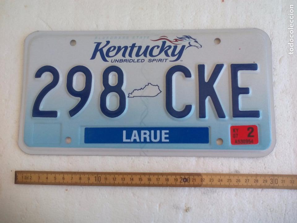 Voitures et Motocyclettes: Placa de matricula de coche de Kentucky Larue. Estados Unidos.License Plate Tin sign