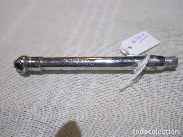 Automobili e Motociclette: Medidor de presi&oacute;n de neum&aacute;ticos, de bolsillo. 11 cms.