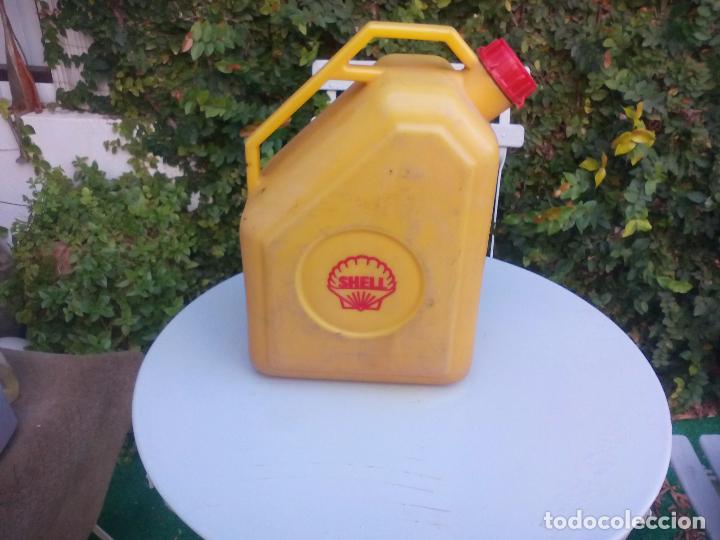 Automobili e Motociclette: Bid&oacute;n o garrafa Shell, para gasolina o aceite.  Botella. Petroleum bottle.  oil can