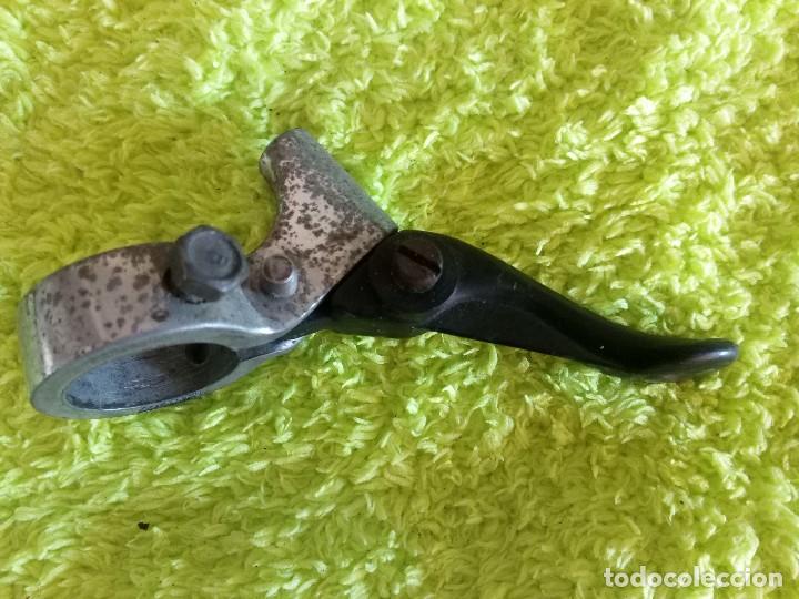 Autos und Motorr&auml;der: Maneta de gas.