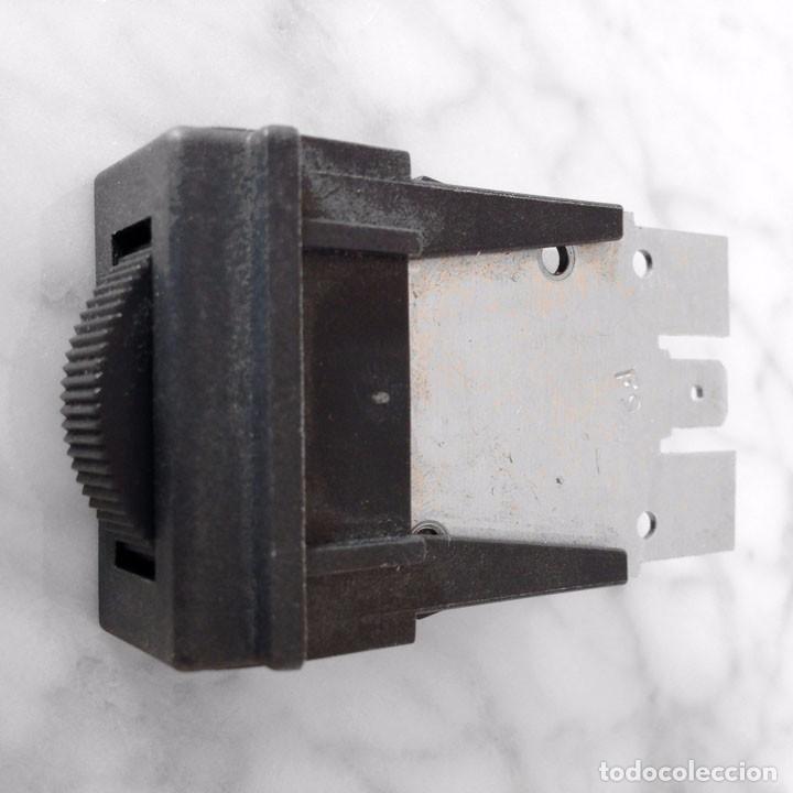 Autos und Motorr&auml;der: RUEDA MANDO SALPICADERO SEAT