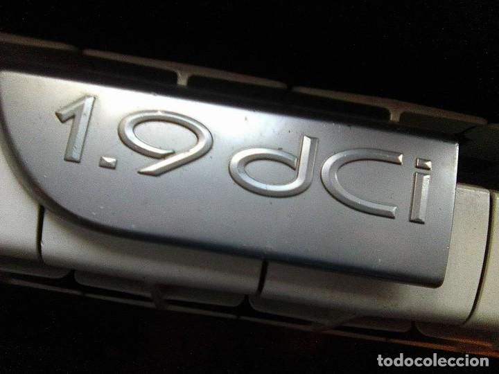 Autos und Motorr&auml;der: Anagrama de autom&oacute;vil - Distintivo 1.9 DCI
