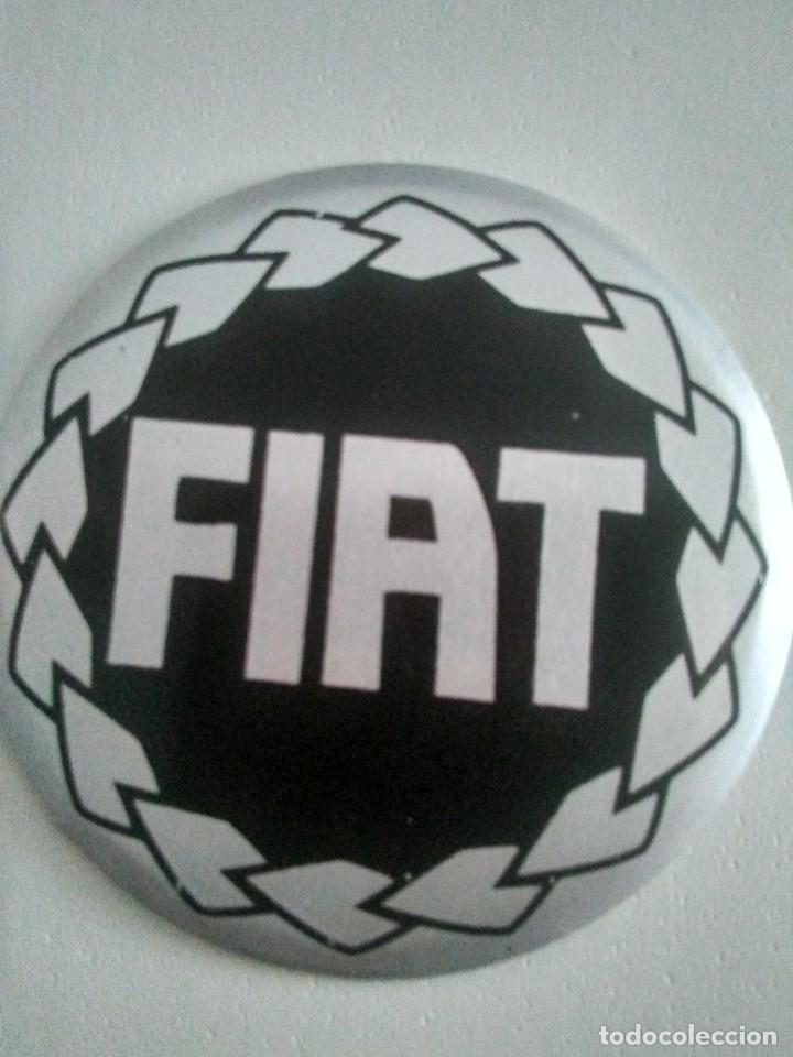 Autos und Motorr&auml;der: Chapa metalica de FIAT