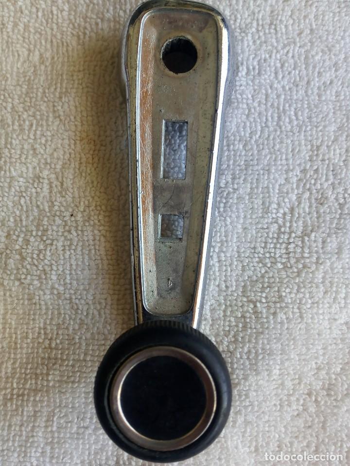 Automobili e Motociclette: Manivela de ventana MB.