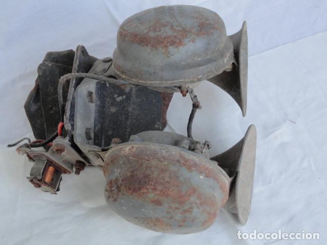 Automobili e Motociclette: ANTIGUA BOCINA DOBLE MARCA FEMSA.