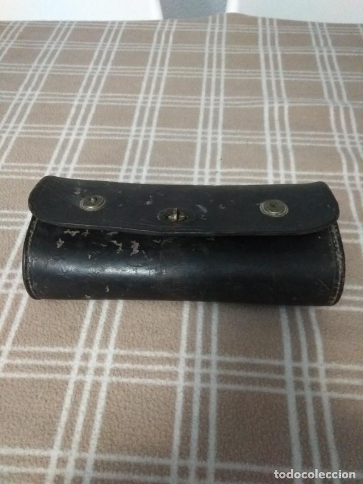 Autos und Motorr&auml;der: Malet&iacute;n antiguo para moto