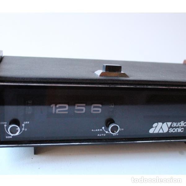Voitures et Motocyclettes: Antigua radio Audio Sonic