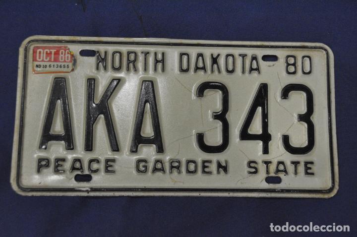 Voitures et Motocyclettes: Placa matr&iacute;cula de coche o autom&oacute;vil. Estados Unidos. North Dakota
