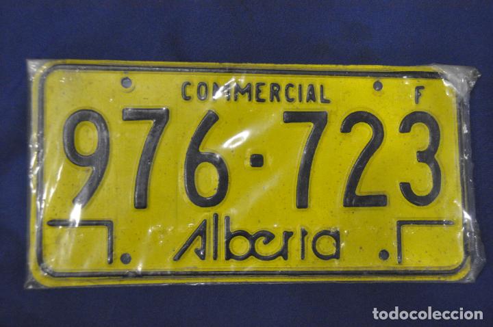Voitures et Motocyclettes: Placa matr&iacute;cula de coche o autom&oacute;vil. Alberta.