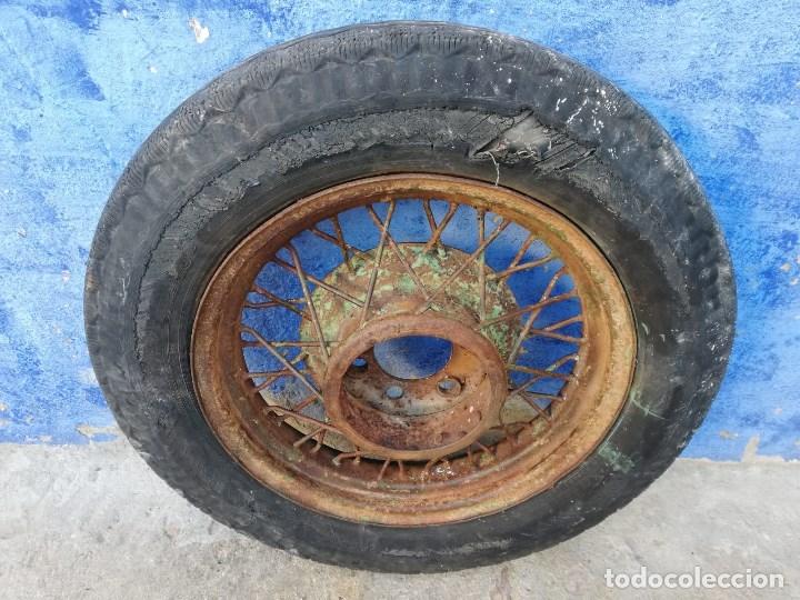 Voitures et Motocyclettes: RUEDA ANTIGUA MICHELIN CON GOMA DE 76 CMS. DE ALTO