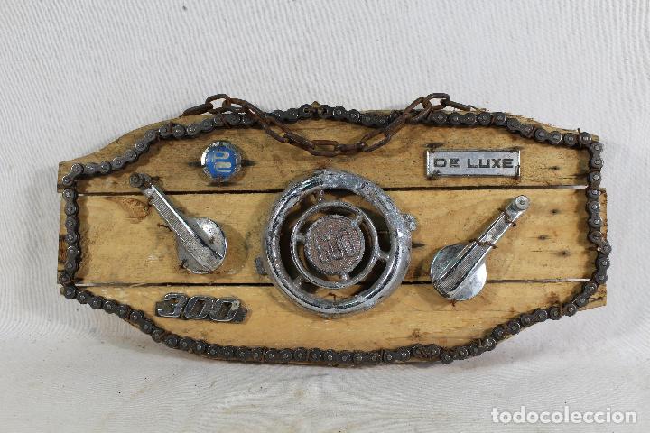 Voitures et Motocyclettes: cuadro vintage con placa logotipo 600 - 300 y varios