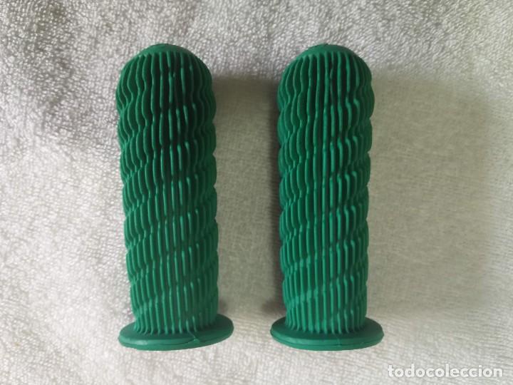 Coches y Motocicletas: PU&Ntilde;OS ESTRIADOS DE BICICLETA ANTIGUOS VERDES - A&Ntilde;OS 70 - RIPA NUEVOS A ESTRENAR!!!