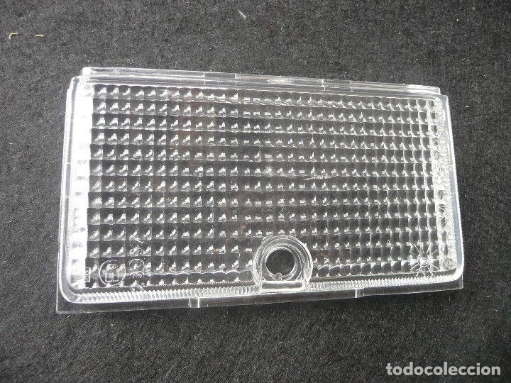 Coches y Motocicletas: SEAT 127-TULIPA TRASERA DERECHA BLANCA-GEMO (REC.NUEVO)