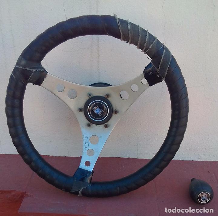 Autos und Motorr&auml;der: Volante cl&aacute;sico Nardi + pi&ntilde;a + pomo