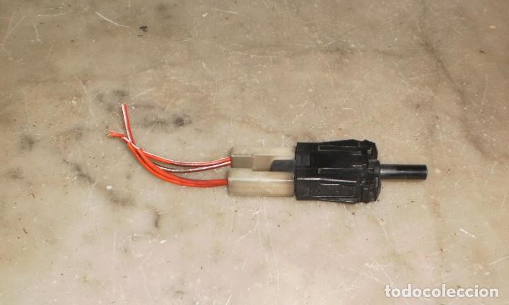 Autos und Motorr&auml;der: INTERRUPTOR DE PRESI&Oacute;N SERVOFRENO MERCEDES-BENZ 0015458714. HELLA 4229. W201, W124, W126, W123, R107