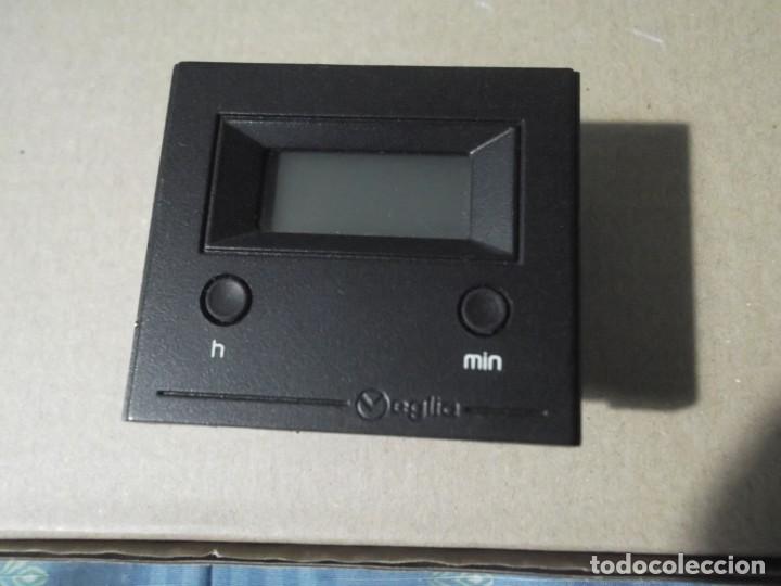 Coches y motocicletas: RELOJ DIGITAL RENAUT. - Foto 1