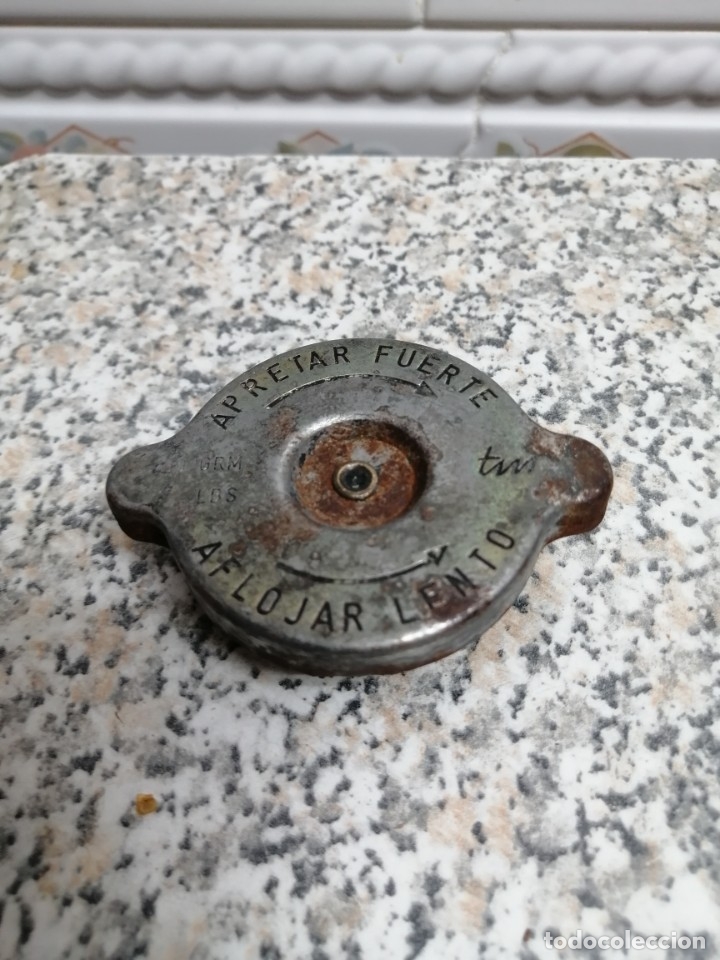 Automobili e Motociclette: ANTIGUO TAPON RADIADOR