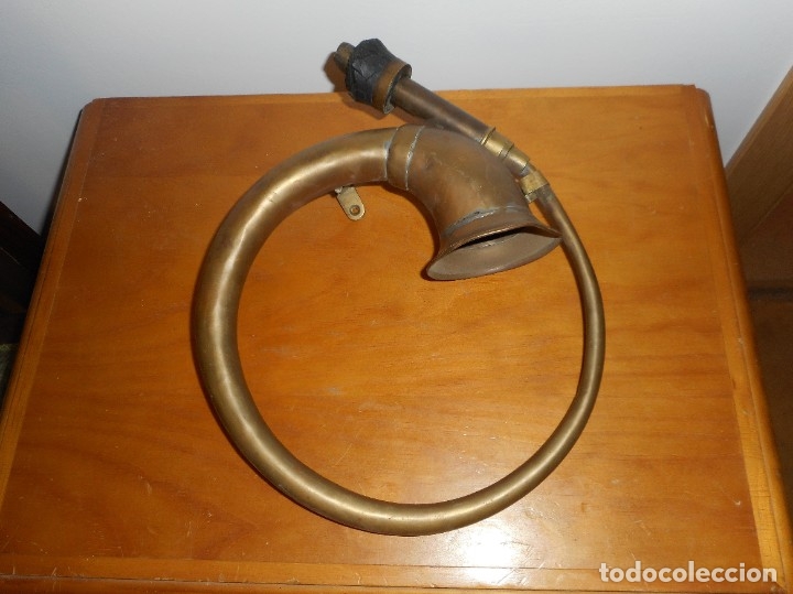 Coches y Motocicletas: Bocina de coche antiguo tipo trompeta de cobre