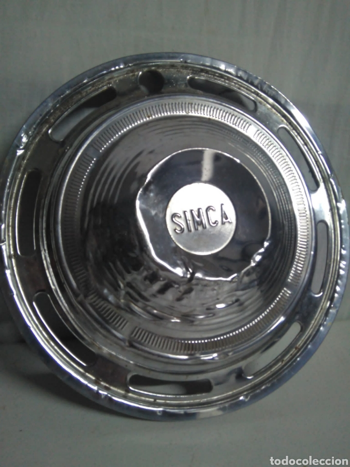 Autos und Motorr&auml;der: TAPACUBOS SIMCA, A&Ntilde;OS 50/60, HIERRO CROMADO.