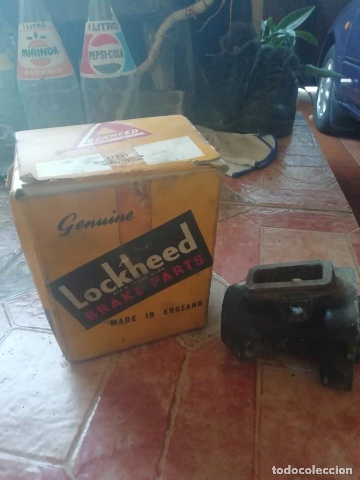 Autos und Motorr&auml;der: Antigua caja con cuerpo de bomba de freno Lockheed Brake Parts 29173 / 2