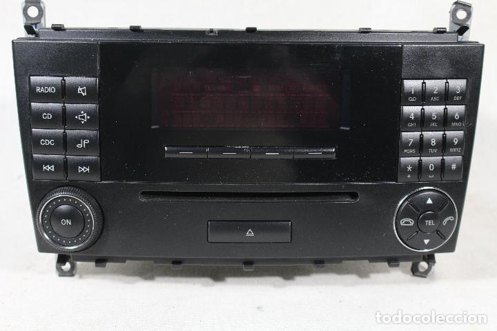 Automobili e Motociclette: Mercedes radio reproductor de CD. modelo MF2530. A2038273842