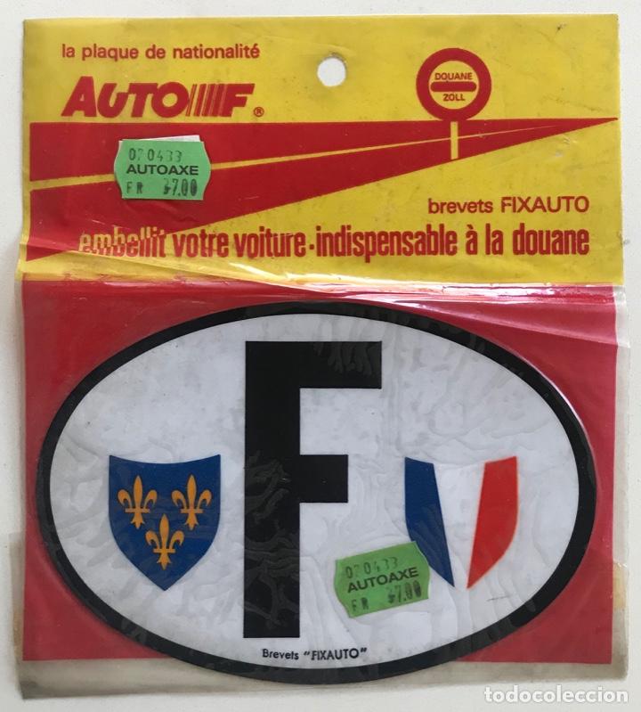 Automobili e Motociclette: Antigua Pegatina adhesivo para autom&oacute;vil con la (F) de Francia - En su envoltura original