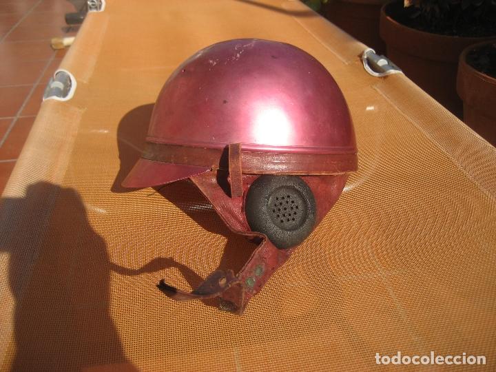 Voitures et Motocyclettes: Casco antiguo con orejeras.