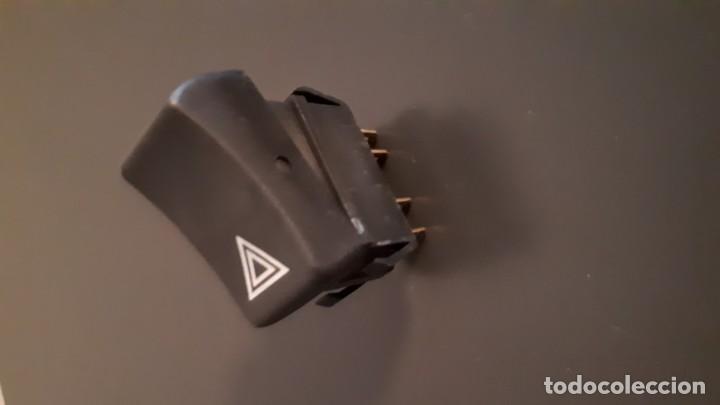 Coches y motocicletas: Mando Warning Renault 4 y 5 - Foto 2