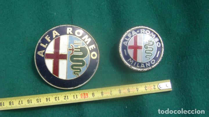 Autos und Motorr&auml;der: DOS ALFA ROMEO  RARO ENAMEL EMBLEM ESMALTE HOOD ORNAMENT
