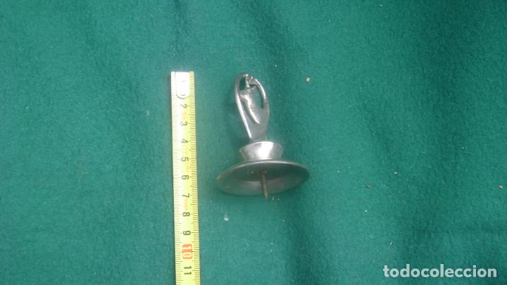 Automobili e Motociclette: RARO HOOD ORNAMENT MARCA DESCONOCIDA