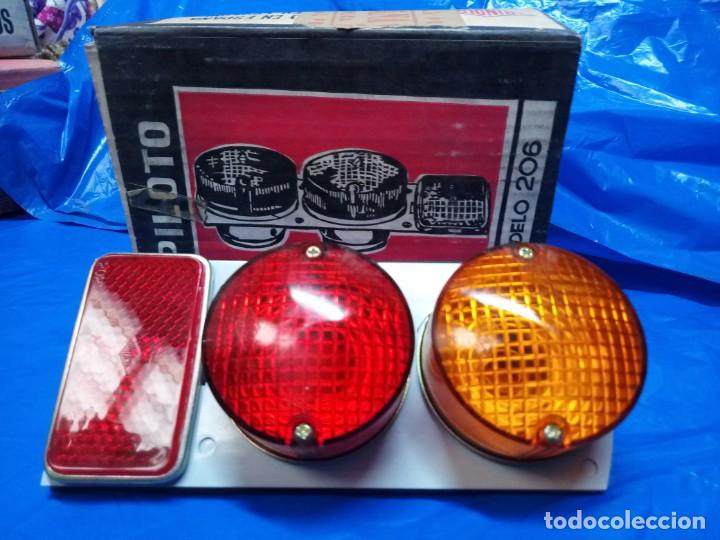 Autos und Motorr&auml;der: Base metalica con pilotos y reflex