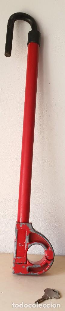 Coches y Motocicletas: CANDADO BLOQUEO VOLANTE COCHE A&Ntilde;OS 80