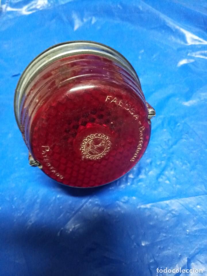 Autos und Motorr&auml;der: PILOTO TRASERO ( SEAT 1400 primera serie )