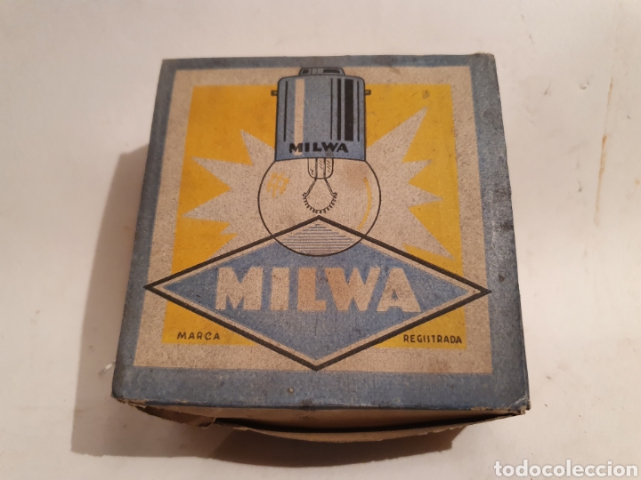 Automobili e Motociclette: MILWA. ANTIGUA CAJA BOMBILLAS. VEHICULOS A&Ntilde;OS 50. 21 LAMPARAS.