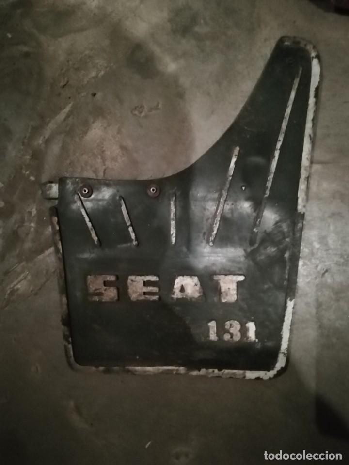 Autos und Motorr&auml;der: Antiguo fald&oacute;n trasero guardabarro guardabarros SEAT 131 Veh&iacute;culo coche cl&aacute;sico Vintage