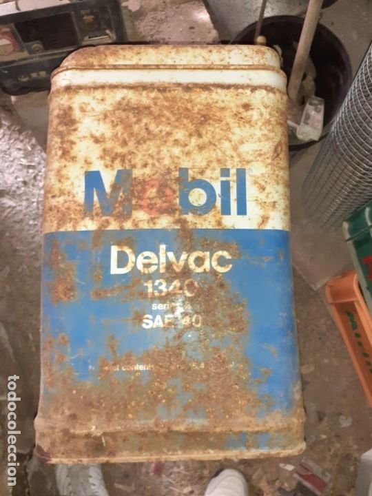 Autos und Motorr&auml;der: Antigua lata de aceite motor mobil delvac tama&ntilde;o grande unos 20-25 litros, vacia,ver fotos