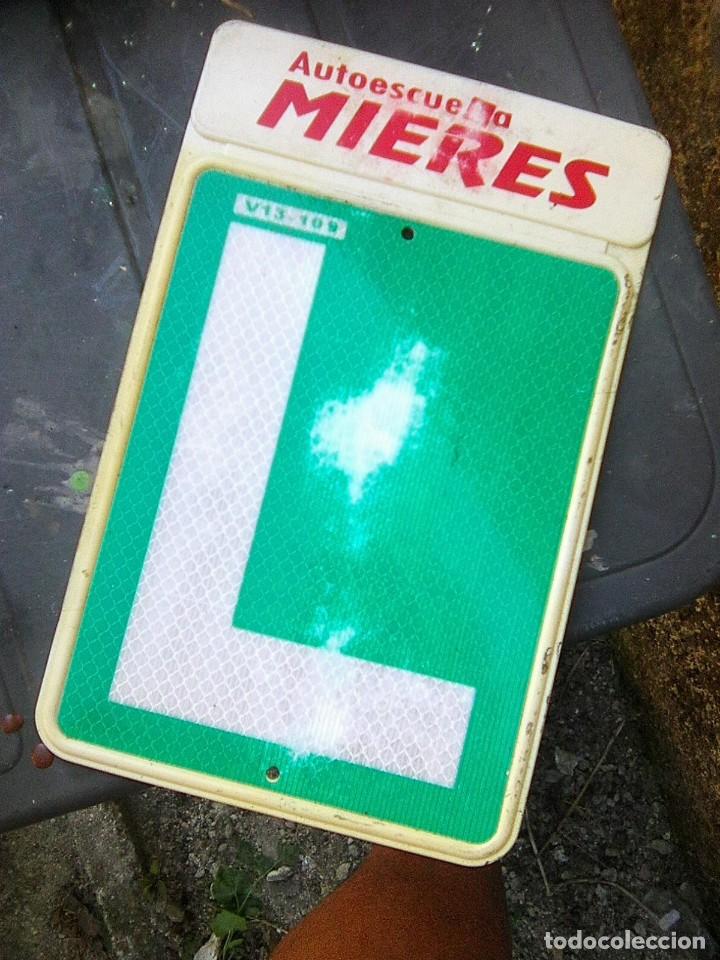 Autos und Motorr&auml;der: distintivo placa conductor Novel - pvc 23,50 por 15 cms - Autoescuela Mieres - Asturias