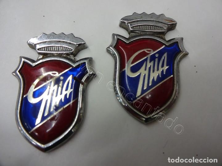 Autos und Motorr&auml;der: FORD (modelo GHIA). Dos emblemas o distintivos formato 4 x 3 ctms
