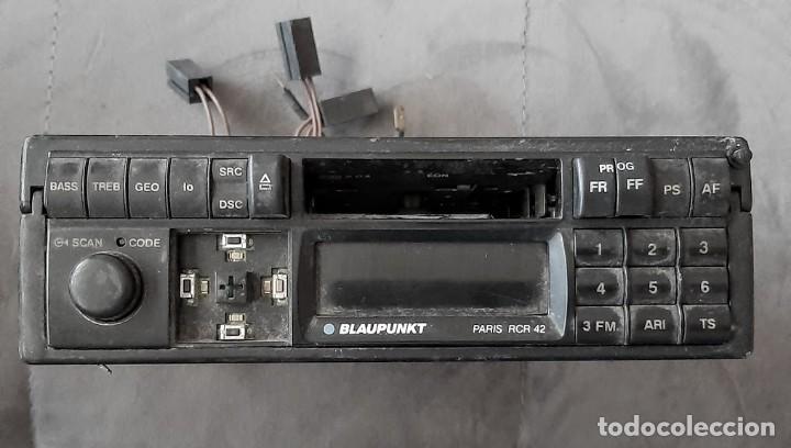 Radio de coche antiguo y reproductor de cassete Blaupunkt