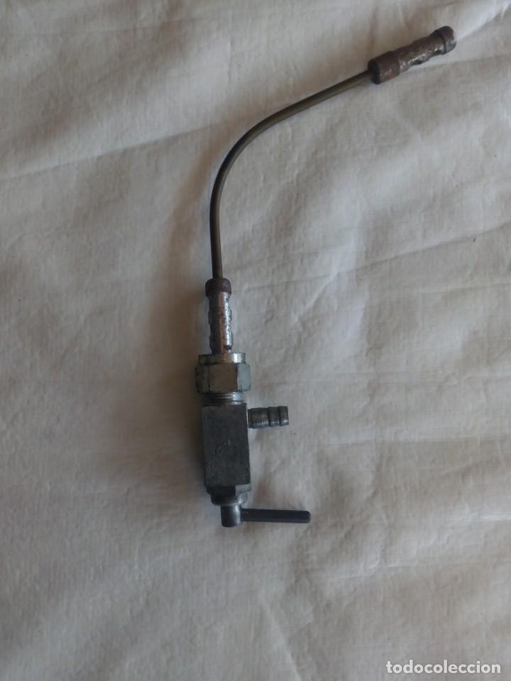 Autos und Motorr&auml;der: Grifo de gasolina para ciclomotor