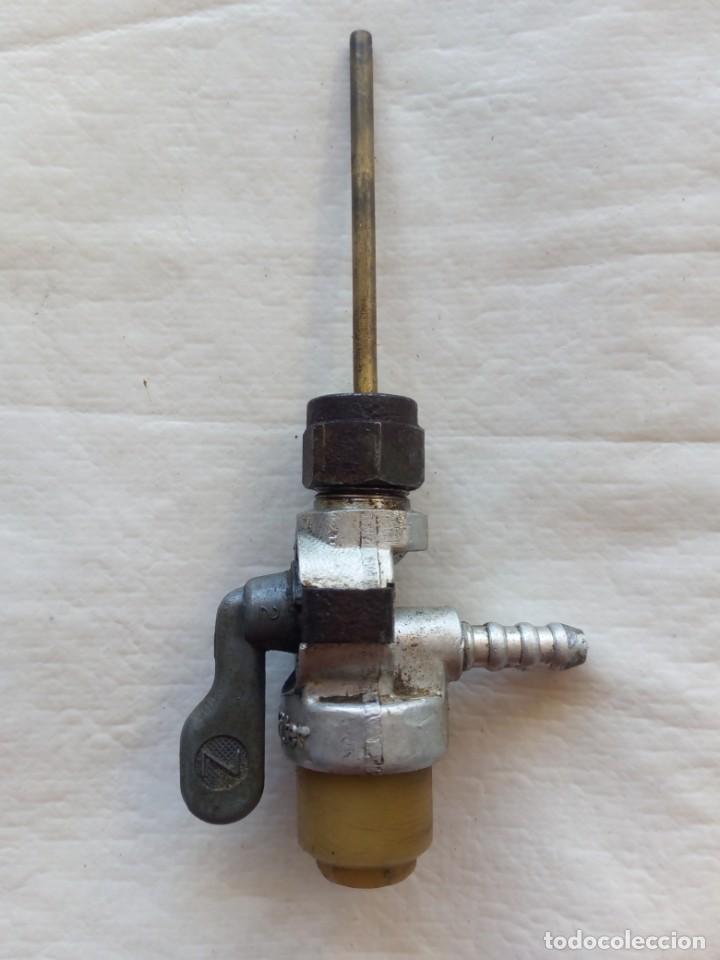Autos und Motorr&auml;der: Grifo de gasolina para ciclomotor