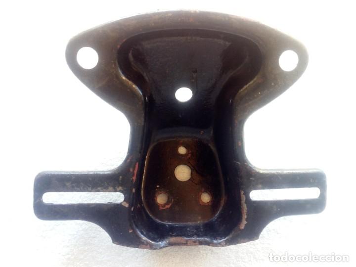 Autos und Motorr&auml;der: Soporte de piloto y matr&iacute;cula para mc.