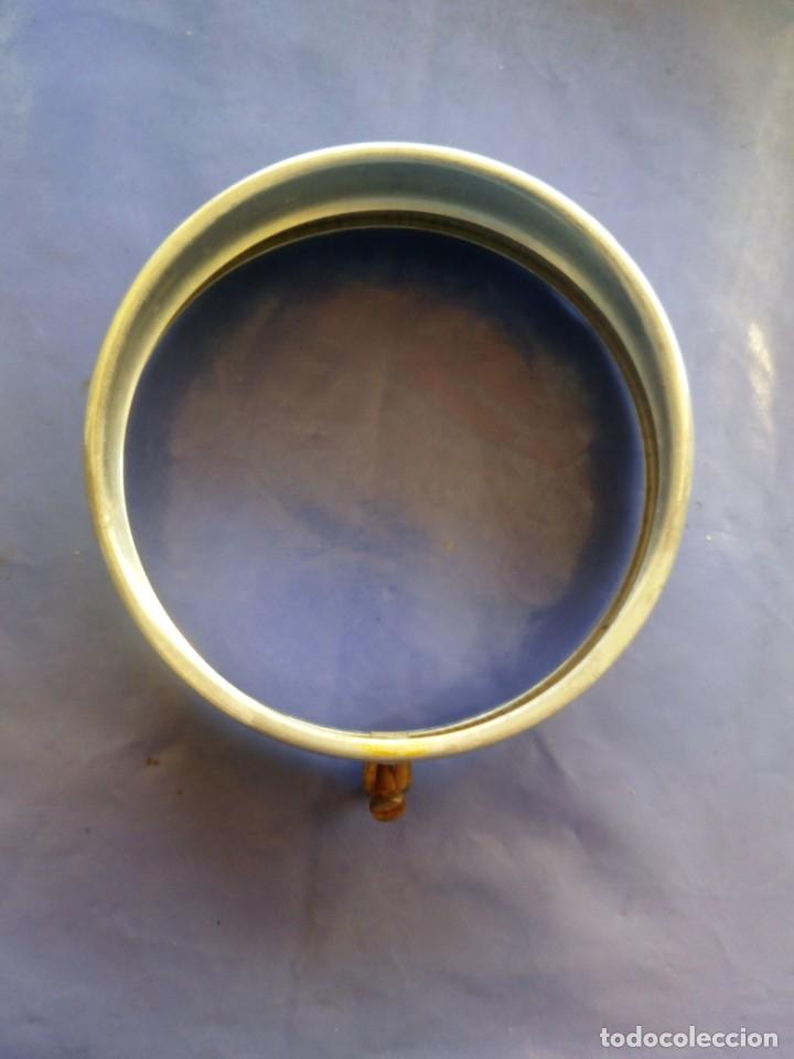 Autos und Motorr&auml;der: Cerquillo de ciclomotor