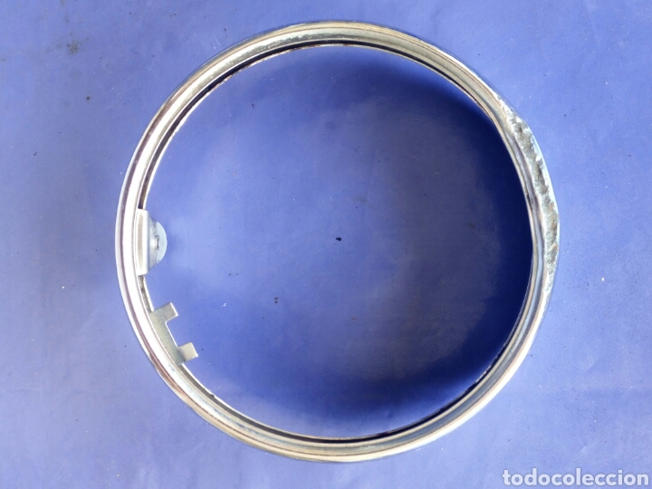 Autos und Motorr&auml;der: Cerquillo da&ntilde;ado de moto