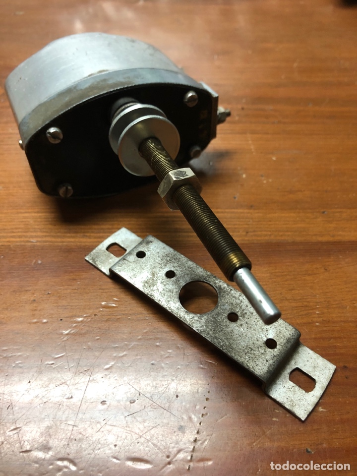 Coches y Motocicletas: MOTOR LIMPIAPARABRISAS MARCHAL tipo tractor y Land Rover 12v (usado)